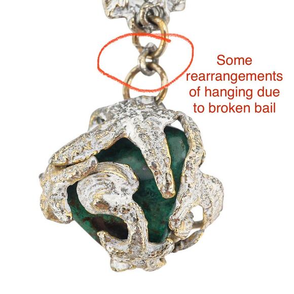 Ornate Figural Mid Century Charm Bracelet Nautical Style Shells Green Stones 7” - Picture 4 of 7